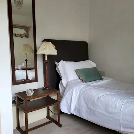 121 The Mount York
