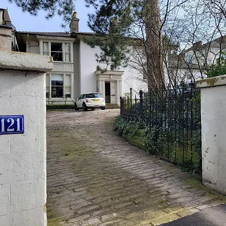 121 The Mount * York